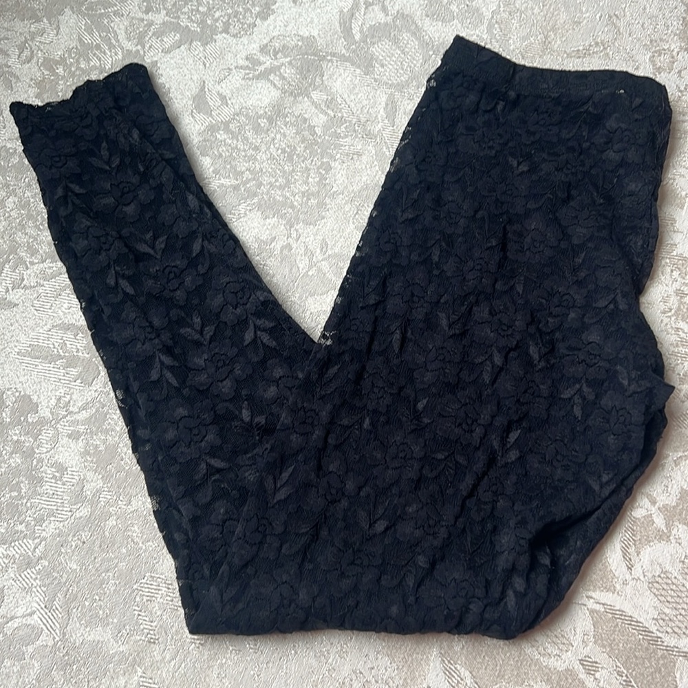 5/$25 Bluenotes Floral Lace Leggings